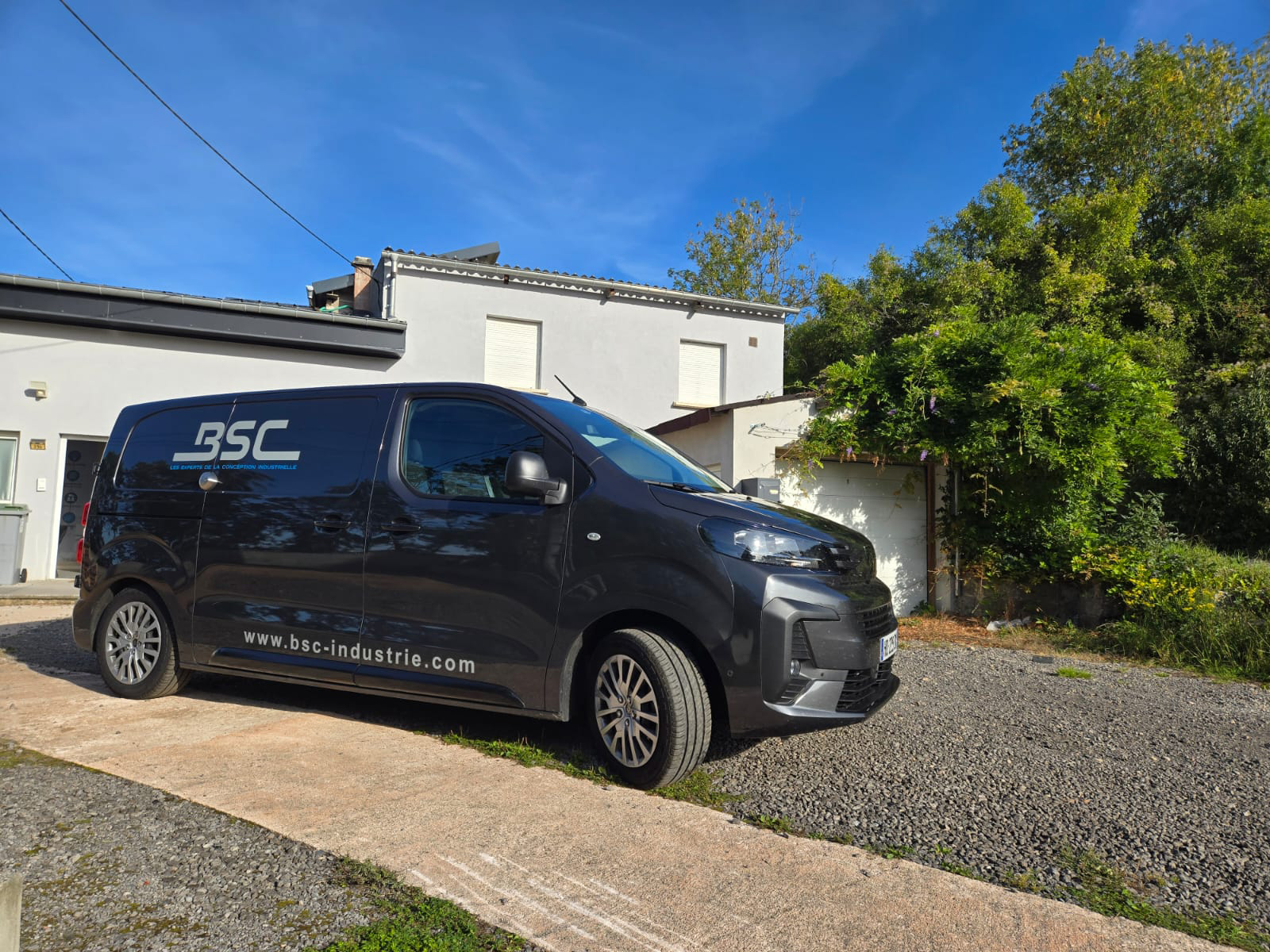 béton,BSC-Béton Stone Consulting,besoin,préfabrication,BSC,B2B industrielle,prise de contact,maintenance,maintenance industrielle,maintenance équipements béton,maintenance réactive,assistance technique béton,intervention maintenance rapide,accompagnement technique,service après-vente industriel,expertise maintenance béton,continuité de production,marque employeur industrie