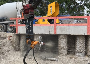 pompe à béton BFUHP,pompage béton fibré ultra-haute performance,centrale de préfabrication béton,pompe à piston tube en S,Klein GmbH pompe à béton,BSC Béton Stone Consulting,KTP 35 pompe à béton,KTP 20 pompe stationnaire,KIP-S pompe industrielle,pompe béton préfabrication,béton UHPC pompage,norme NF P 18-470 BFUP,pompe à béton sur remorque,pompe à béton diesel,béton abrasif pompage,usure pompe béton,lunette d'usure tube en S,débit pompe à béton m3/h,pression béton bar,pompe béton haute pression,équipement centrale béton,solution pompage préfabrication,pompe à béton Made in Germany,distributeur pompe à béton France,pompe à béton électrique